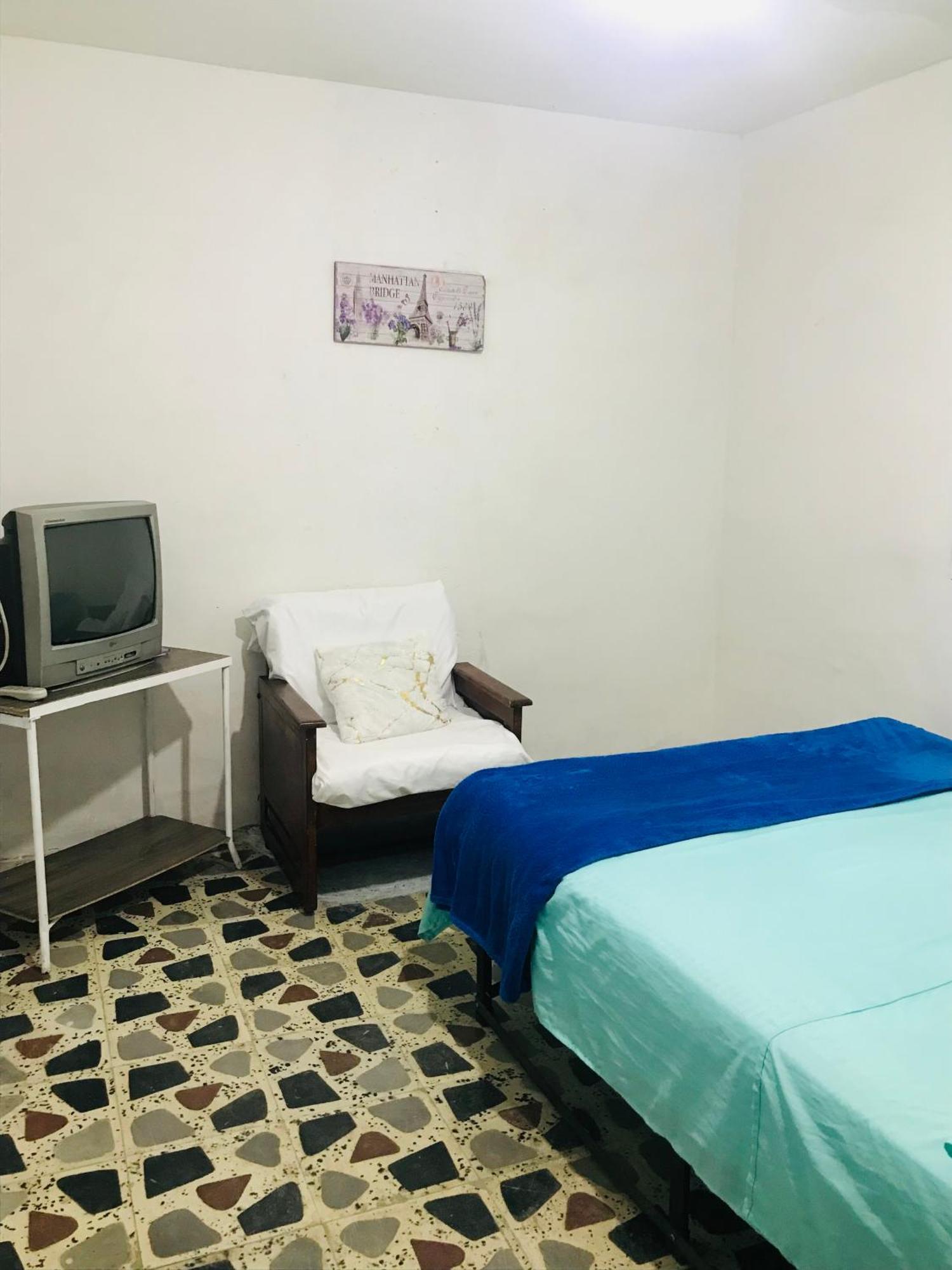 Hostal La 18 Pereira Esterno foto